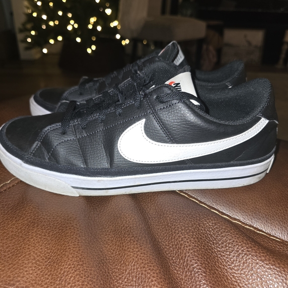 Nike Black and White Leather Sneakers